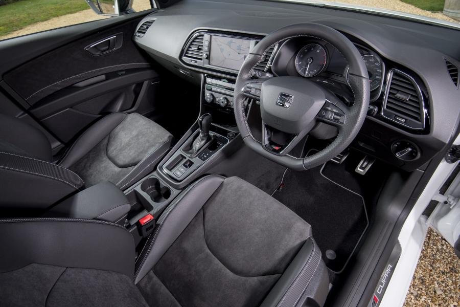 Интерьер Seat Leon ST Cupra 300 2017 года  (UK) (фото 40 из 40)